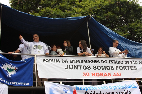 Caravana Enfermagem De Todo O Pa S Reivindica Regulamenta O Da