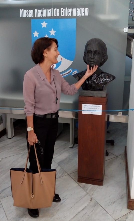 Tataraneta De Anna Nery Visita Museu Nacional De Enfermagem Cofen