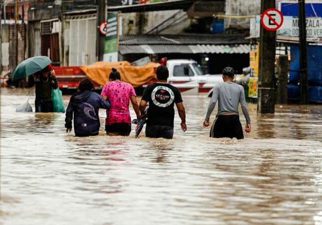 Mais De 100 Profissionais Afetados Pelas Chuvas No Recife Já Foram Identificados Conselho 