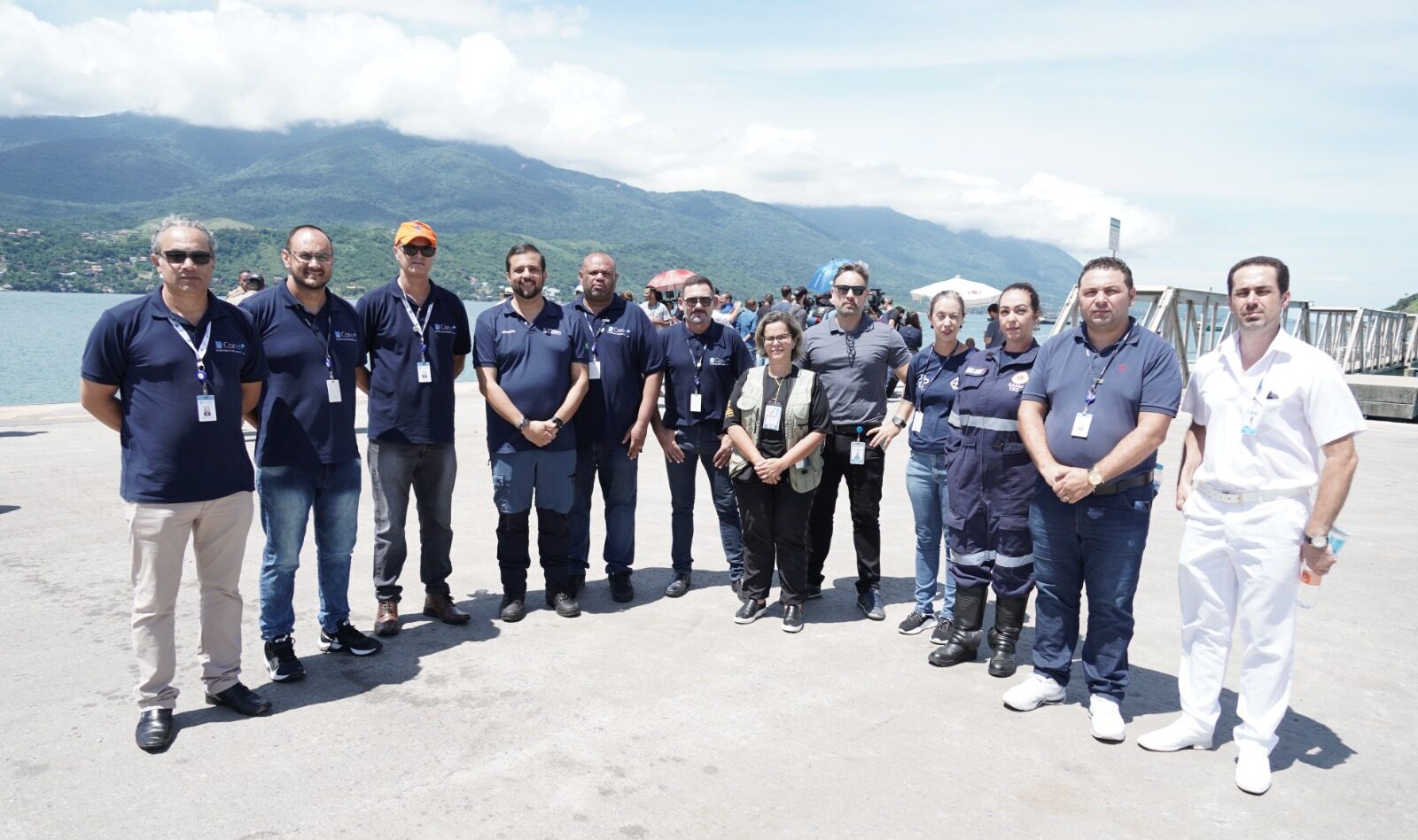 Cofen e Coren SP visitam navio da Marinha que vai reforçar atendimento