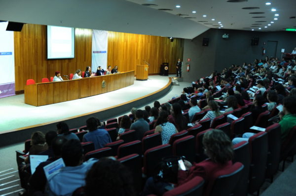 Seminário “Sigilo Profissional em Casos de Violência Doméstica contra a Mulher” debateu as implicações éticas e jurídicas do sigilo 