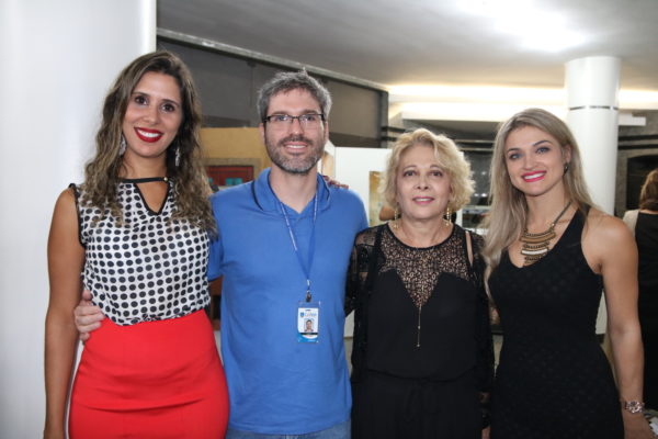 Meissane Leão, Filipe Soares, Isabel Sousa e Daiana Delagostin são idealizadores do Espaço Cultural